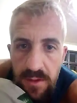 Snapshot of GrofLicno chatting on November 11, 2025, 10:26 pm GrofLicno online show from November 11, 2025, 10:26 pm