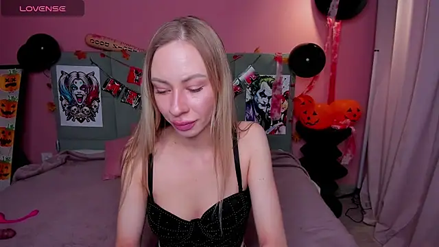 Diana Garrett online show from October 28, 2025, 2:34 am