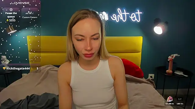 Diana Garrett online show from March 13, 2026, 1:43 am