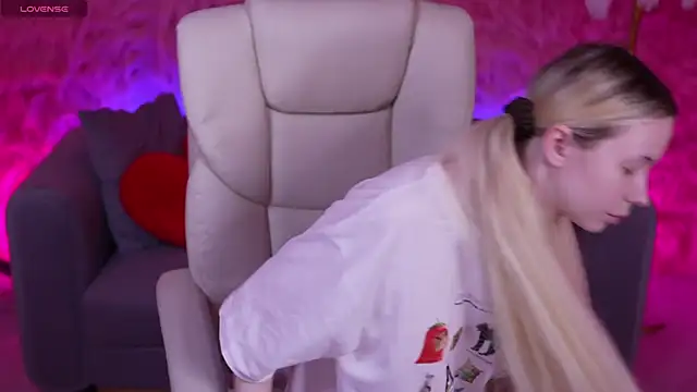 Snapshot of EviStar chatting on February 27, 2026, 7:41 am EviStar online show from February 27, 2026, 7:41 am