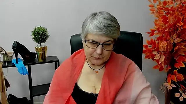 Snapshot of IrisDream chatting on February 3, 2025, 10:58 am IrisDream online show from February 3, 2025, 10:58 am