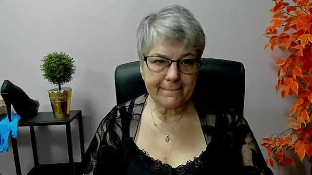 Snapshot of IrisDream chatting on March 10, 2025, 7:22 am IrisDream online show from March 10, 2025, 7:22 am