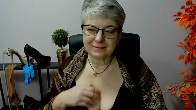 Snapshot of IrisDream chatting on February 25, 2025, 7:20 am IrisDream online show from February 25, 2025, 7:20 am