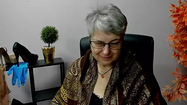 Snapshot of IrisDream chatting on February 20, 2025, 7:23 am IrisDream online show from February 20, 2025, 7:23 am