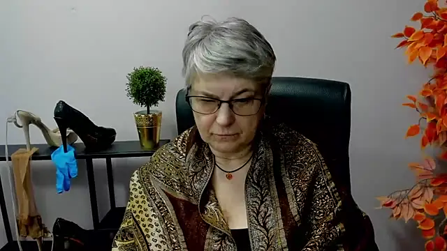 Snapshot of IrisDream chatting on February 25, 2025, 10:59 am IrisDream online show from February 25, 2025, 10:59 am