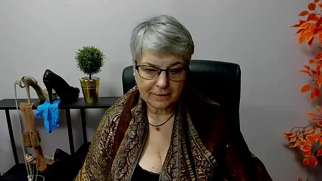 Snapshot of IrisDream chatting on February 26, 2025, 1:54 pm IrisDream online show from February 26, 2025, 1:54 pm