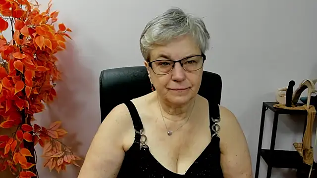 IrisDream online show from October 16, 2025, 6:21 am