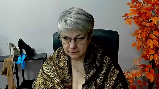 Snapshot of IrisDream chatting on March 17, 2025, 7:24 am IrisDream online show from March 17, 2025, 7:24 am