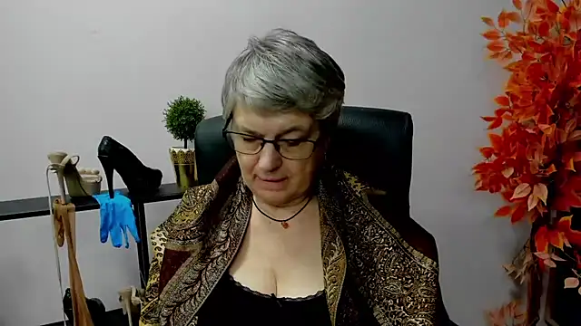 Snapshot of IrisDream chatting on February 13, 2025, 1:37 pm IrisDream online show from February 13, 2025, 1:37 pm