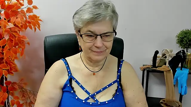 Snapshot of IrisDream chatting on September 24, 2025, 6:20 am IrisDream online show from September 24, 2025, 6:20 am