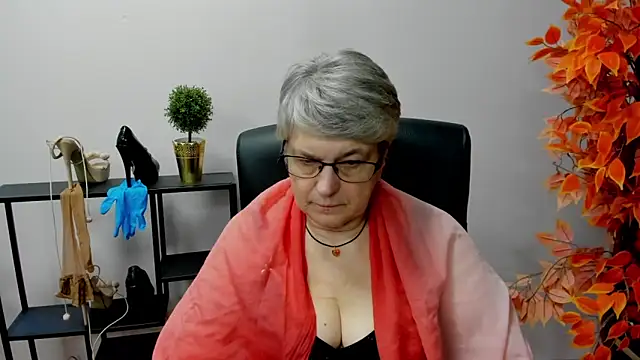 Snapshot of IrisDream chatting on January 31, 2025, 1:23 pm IrisDream online show from January 31, 2025, 1:23 pm