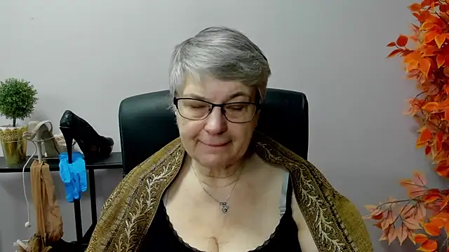 Snapshot of IrisDream chatting on March 21, 2025, 7:22 am IrisDream online show from March 21, 2025, 7:22 am