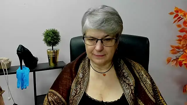 Snapshot of IrisDream chatting on January 30, 2025, 7:18 am IrisDream online show from January 30, 2025, 7:18 am