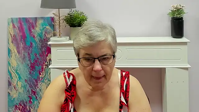Snapshot of IrisDream chatting on September 9, 2025, 6:23 am IrisDream online show from September 9, 2025, 6:23 am