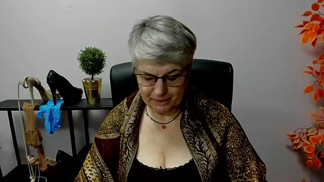Snapshot of IrisDream chatting on February 26, 2025, 7:23 am IrisDream online show from February 26, 2025, 7:23 am