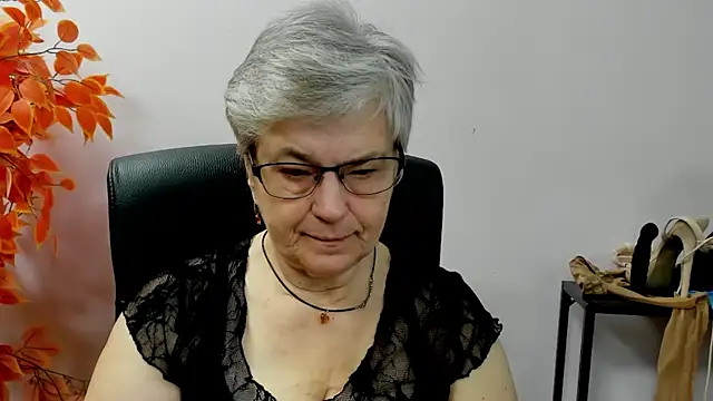 Snapshot of IrisDream chatting on September 29, 2025, 6:20 am IrisDream online show from September 29, 2025, 6:20 am