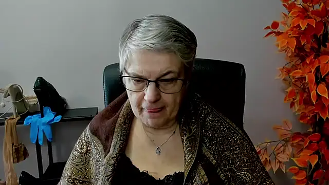 Snapshot of IrisDream chatting on March 18, 2025, 11:11 am IrisDream online show from March 18, 2025, 11:11 am