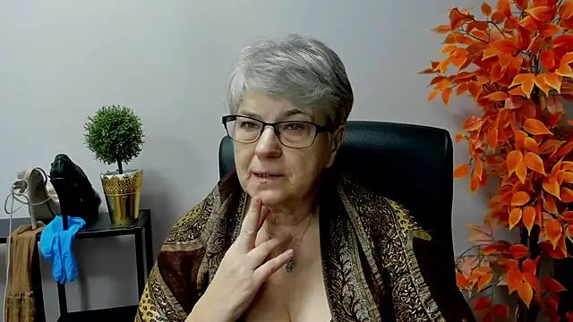 Snapshot of IrisDream chatting on March 13, 2025, 2:01 pm IrisDream online show from March 13, 2025, 2:01 pm