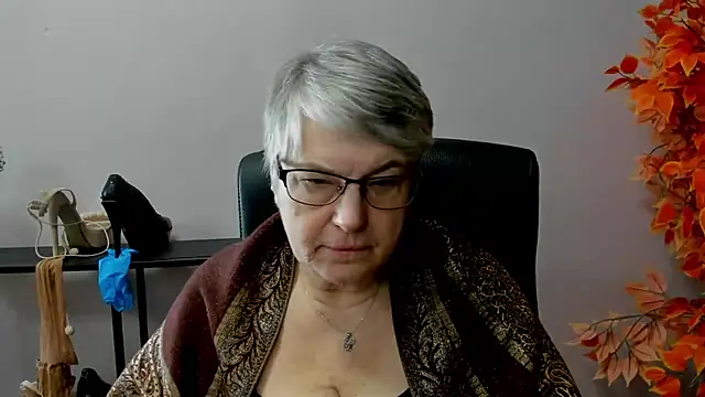 Snapshot of IrisDream chatting on March 20, 2025, 11:05 am IrisDream online show from March 20, 2025, 11:05 am
