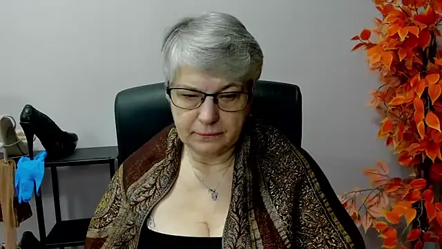 Snapshot of IrisDream chatting on March 19, 2025, 7:18 am IrisDream online show from March 19, 2025, 7:18 am