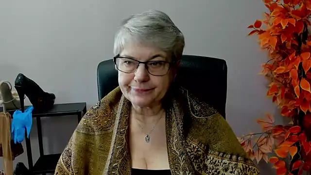 Snapshot of IrisDream chatting on March 19, 2025, 10:44 am IrisDream online show from March 19, 2025, 10:44 am