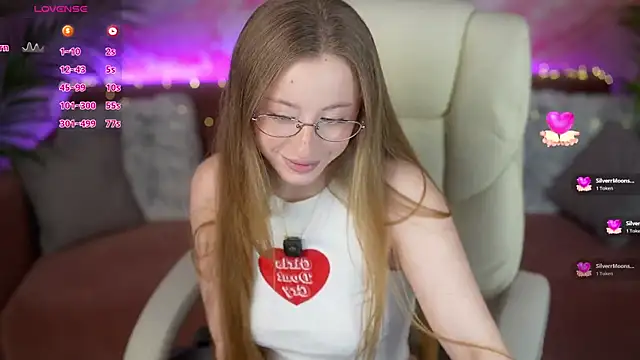 SilverrMoon online show from March 27, 2026, 2:07 pm