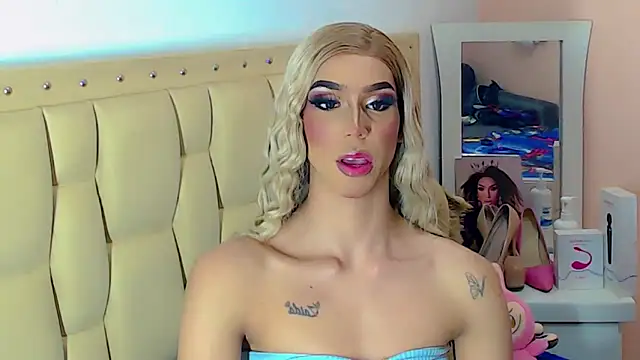 briana sex32 online show from December 17, 2025, 7:08 pm