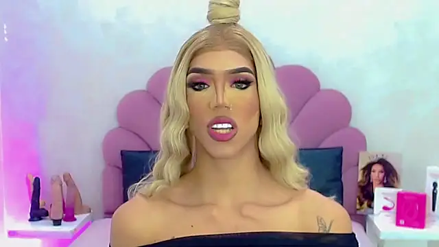 briana sex32 online show from March 15, 2026, 4:52 am