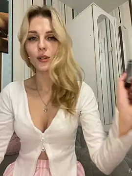 Snapshot of Liya_my chatting on March 2, 2025, 8:03 pm Liya my online show from March 2, 2025, 8:03 pm
