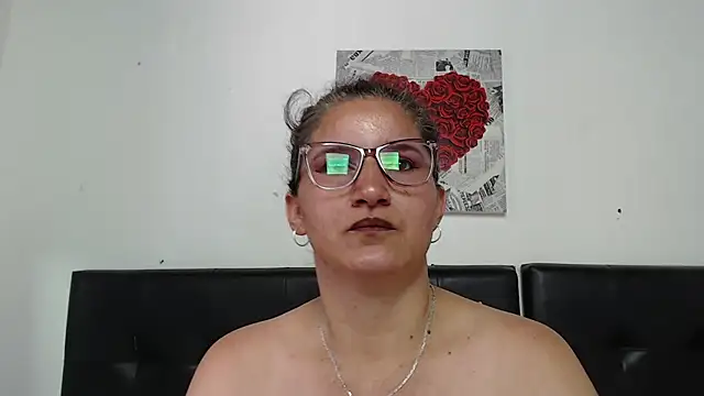 Snapshot of Angelinna_Milf chatting on October 14, 2025, 7:25 pm Angelinna Milf online show from October 14, 2025, 7:25 pm