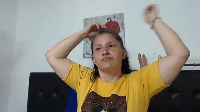 Snapshot of Angelinna_Milf chatting on January 15, 2025, 7:12 pm Angelinna Milf online show from January 15, 2025, 7:12 pm