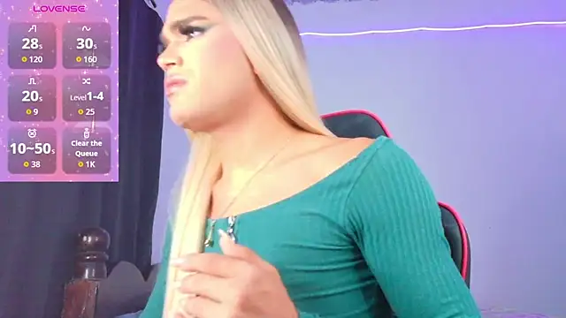 AllisonsweetZ online show from December 15, 2025, 9:20 pm