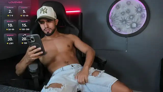 Snapshot of khriss_brown chatting on November 12, 2025, 10:02 pm khriss brown online show from November 12, 2025, 10:02 pm