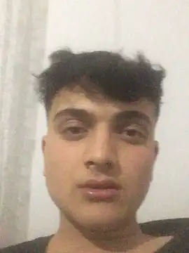 Snapshot of boy_3835 chatting on March 5, 2025, 9:48 pm boy 3835 online show from March 5, 2025, 9:48 pm