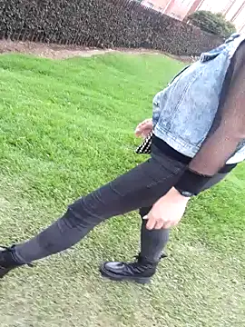 Snapshot of sophie_banger chatting on November 18, 2025, 4:32 pm sophie banger online show from November 18, 2025, 4:32 pm