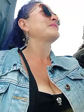 Snapshot of sophie_banger chatting on November 26, 2025, 7:25 pm sophie banger online show from November 26, 2025, 7:25 pm