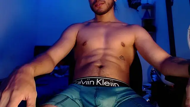 Snapshot of maxximus_100 chatting on February 23, 2025, 7:22 am maxximus 100 online show from February 23, 2025, 7:22 am