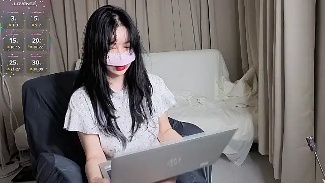 2hyun online show from September 23, 2025, 4:47 pm