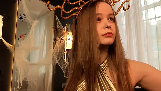 Snapshot of CassieCool chatting on October 31, 2025, 12:57 pm CassieCool online show from October 31, 2025, 12:57 pm