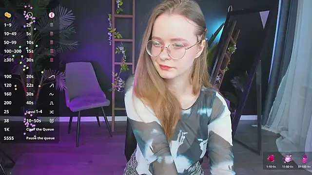 Snapshot of CassieCool chatting on February 25, 2025, 11:59 pm CassieCool online show from February 25, 2025, 11:59 pm