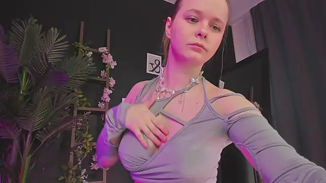 Snapshot of CassieCool chatting on March 20, 2025, 3:34 am CassieCool online show from March 20, 2025, 3:34 am