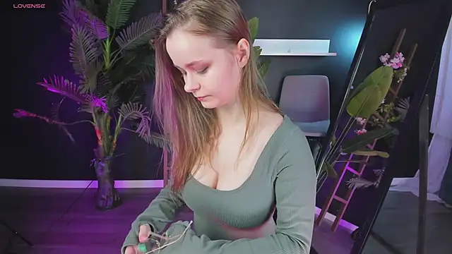 Snapshot of CassieCool chatting on March 12, 2025, 8:52 pm CassieCool online show from March 12, 2025, 8:52 pm