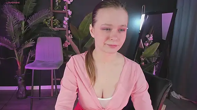 Snapshot of CassieCool chatting on March 5, 2025, 9:04 pm CassieCool online show from March 5, 2025, 9:04 pm