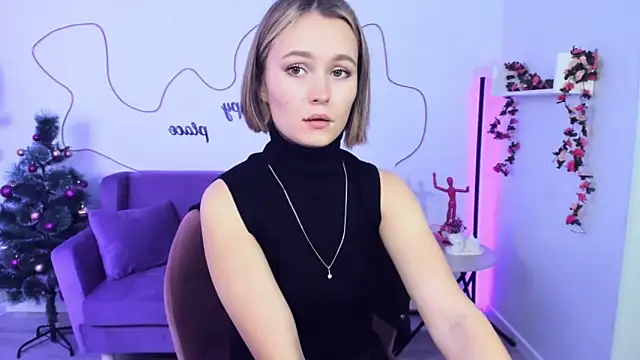 Snapshot of BritnieCute chatting on December 18, 2024, 8:31 am BritnieCute online show from December 18, 2024, 8:31 am