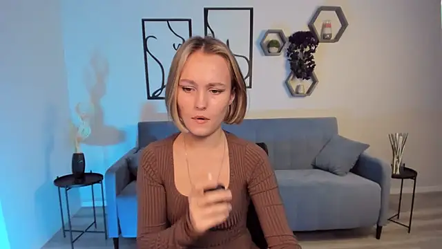 Snapshot of BritnieCute chatting on December 5, 2024, 6:48 am BritnieCute online show from December 5, 2024, 6:48 am