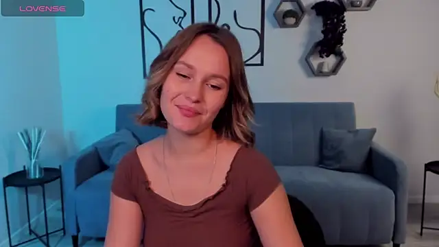 BritnieCute online show from October 14, 2025, 4:57 am