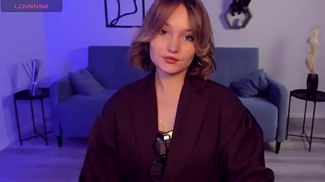 Snapshot of BritnieCute chatting on October 8, 2025, 5:09 am BritnieCute online show from October 8, 2025, 5:09 am