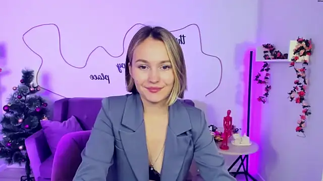 Snapshot of BritnieCute chatting on December 26, 2024, 5:58 am BritnieCute online show from December 26, 2024, 5:58 am