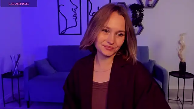 Snapshot of BritnieCute chatting on October 6, 2025, 5:19 am BritnieCute online show from October 6, 2025, 5:19 am