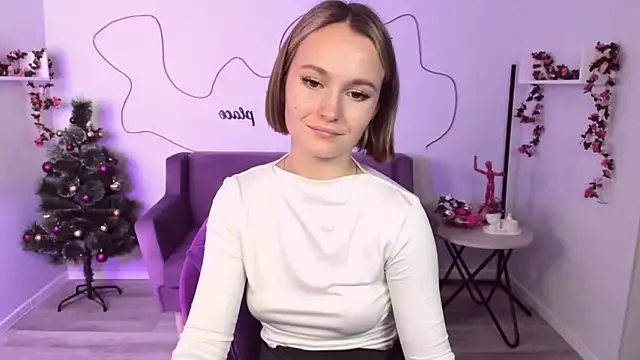 Snapshot of BritnieCute chatting on December 12, 2024, 10:34 am BritnieCute online show from December 12, 2024, 10:34 am